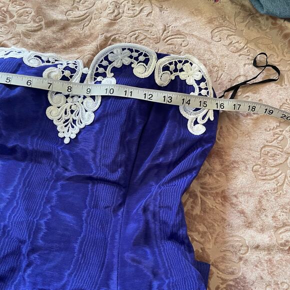 Vintage‎ 80s ballgown blue with lace details and choker detail size small - Picture 9 of 9
